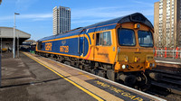 Class 66 (66728 "Institution of Railway Operators") - Clapham Junction
