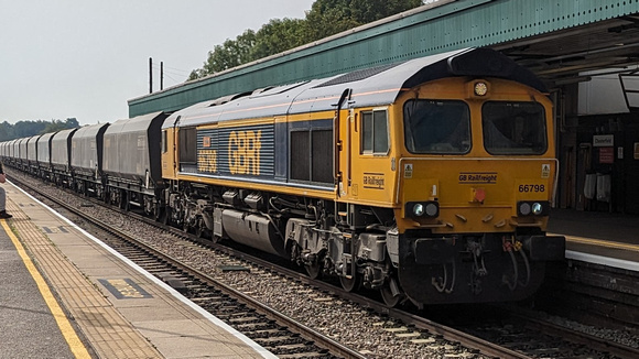 Class 66 (66798 "Justine") - Chesterfield