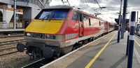 Class 91 (91 121) Trainbow - Doncaster