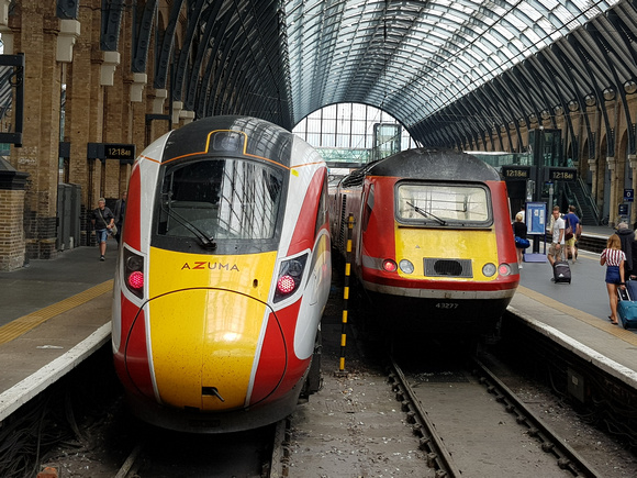 Class 800 and HST (43 277) - London Kings Cross