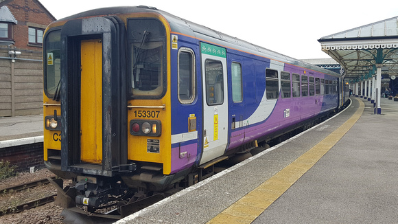 Class 153+155 (153 307 + 155 343) - Bridlington