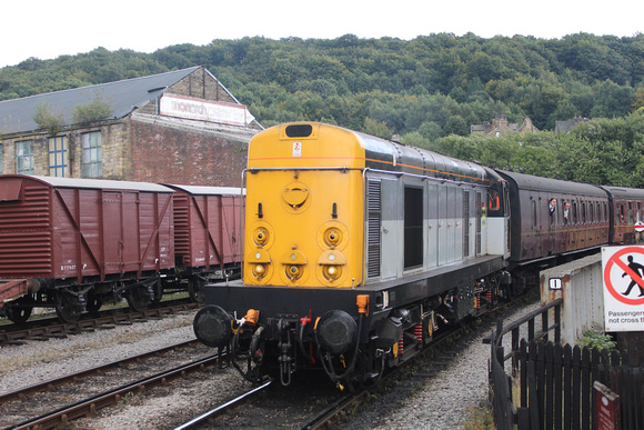 Class 20 (D8031 / 20 031) - Keighley