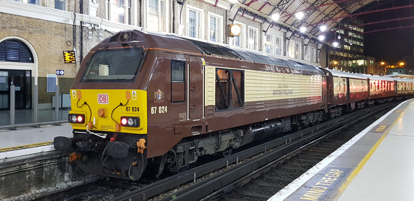 Class 67 (67 024) - London Victoria