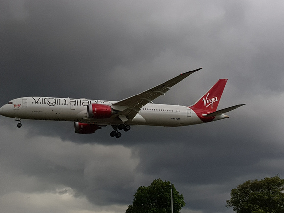 Virgin Atlantic 787-9 G-VYUM at Heathrow